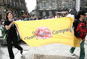 Le Clean Clothes Campaign en action à Amsterdam